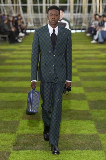 Chekne for Louis Vuitton